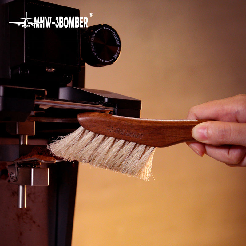 MHW-3BOMBER Knife Brush