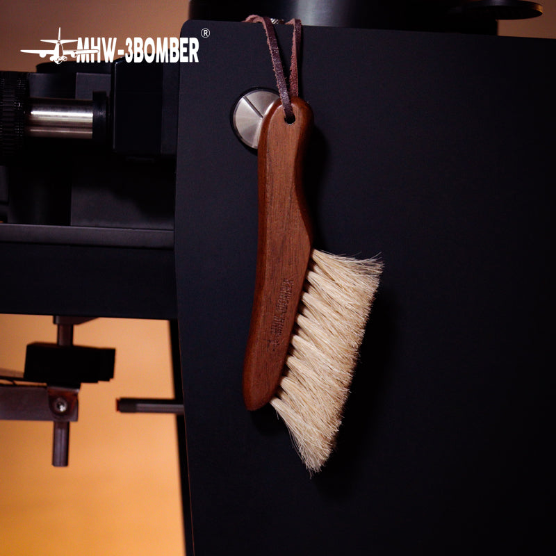 MHW-3BOMBER Knife Brush